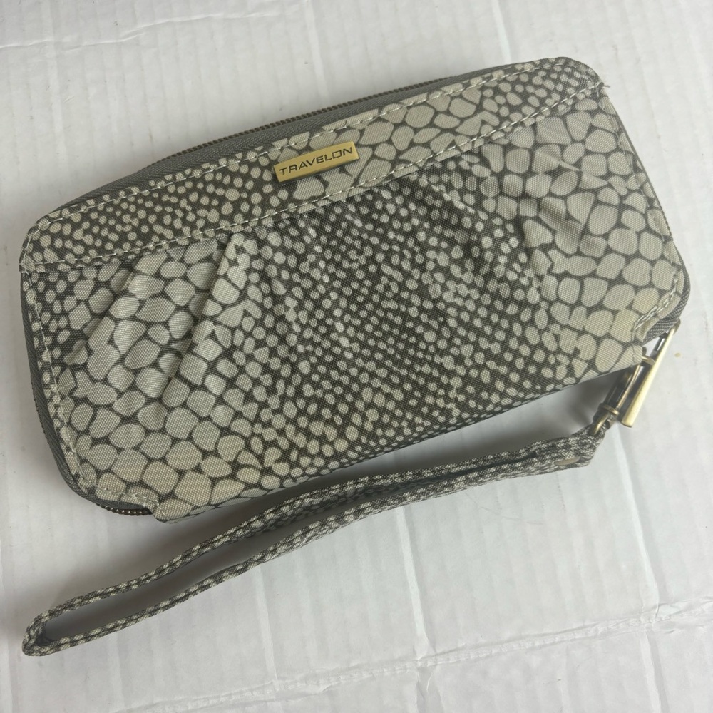 Travelon zip around wallet/wristlet-grey snakeskin print/ organizer interior